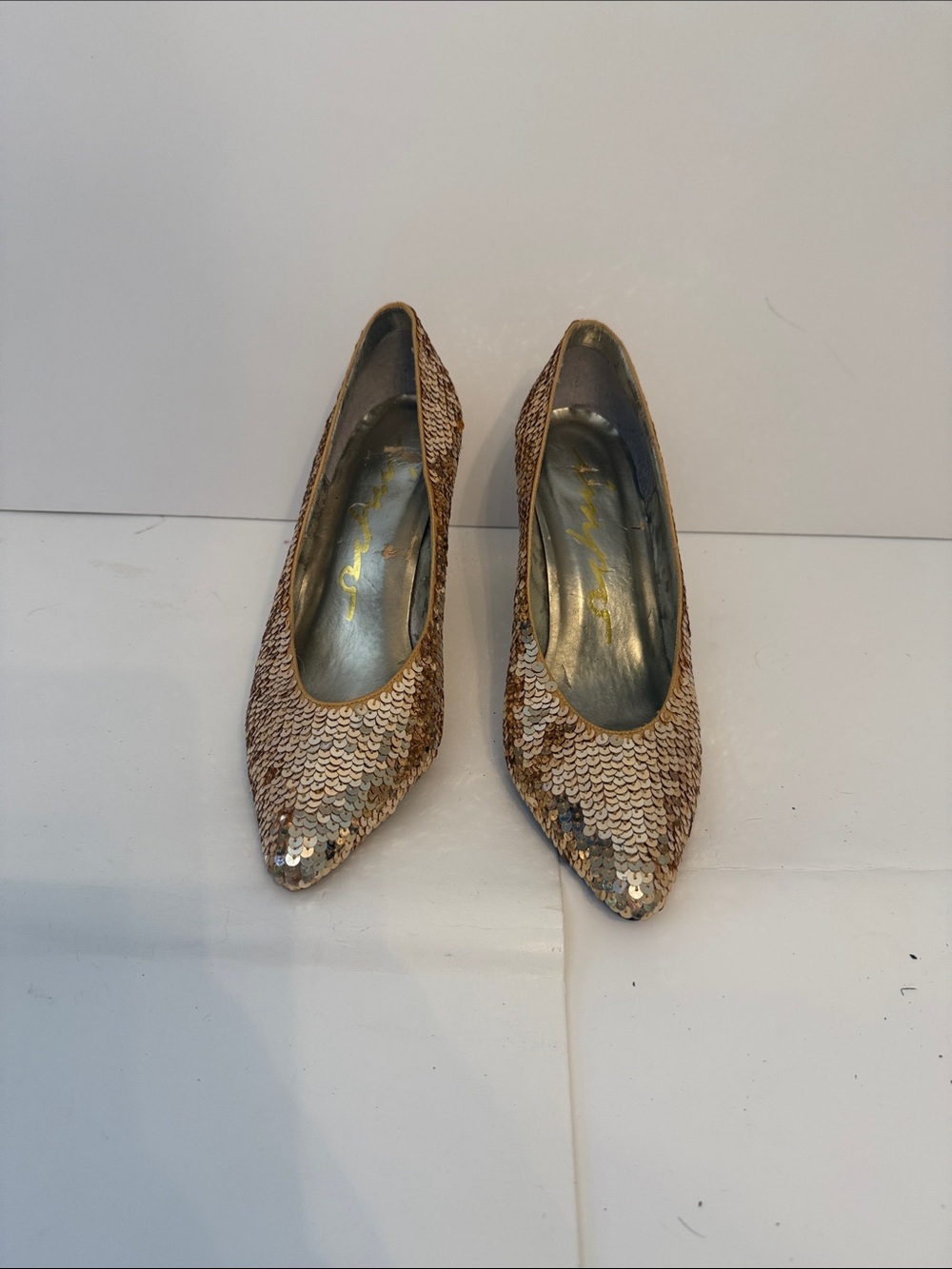 Source Unknown Gold Sequin Pointed-Toe Pumps